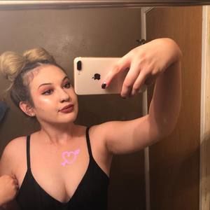 Meet your Posher, Emįły